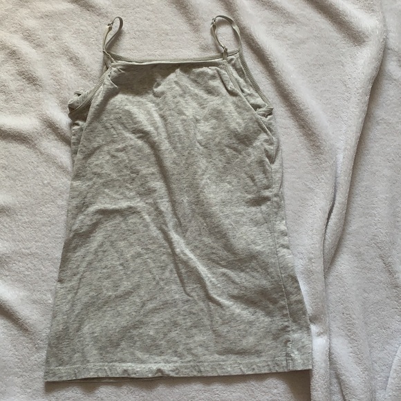 Old navy undershirt (spaghetti strap) - Picture 2 of 2